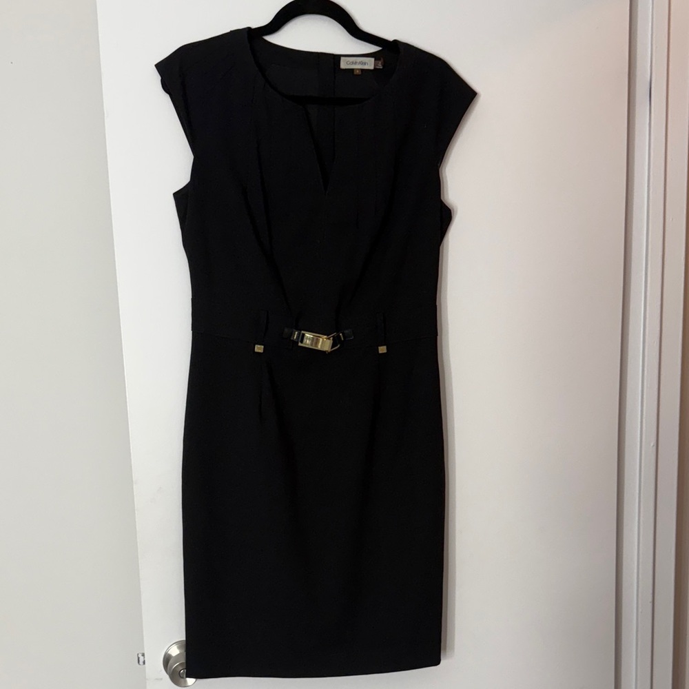 Calvin Klein Black Sleeveless V-neck Sheath Dress